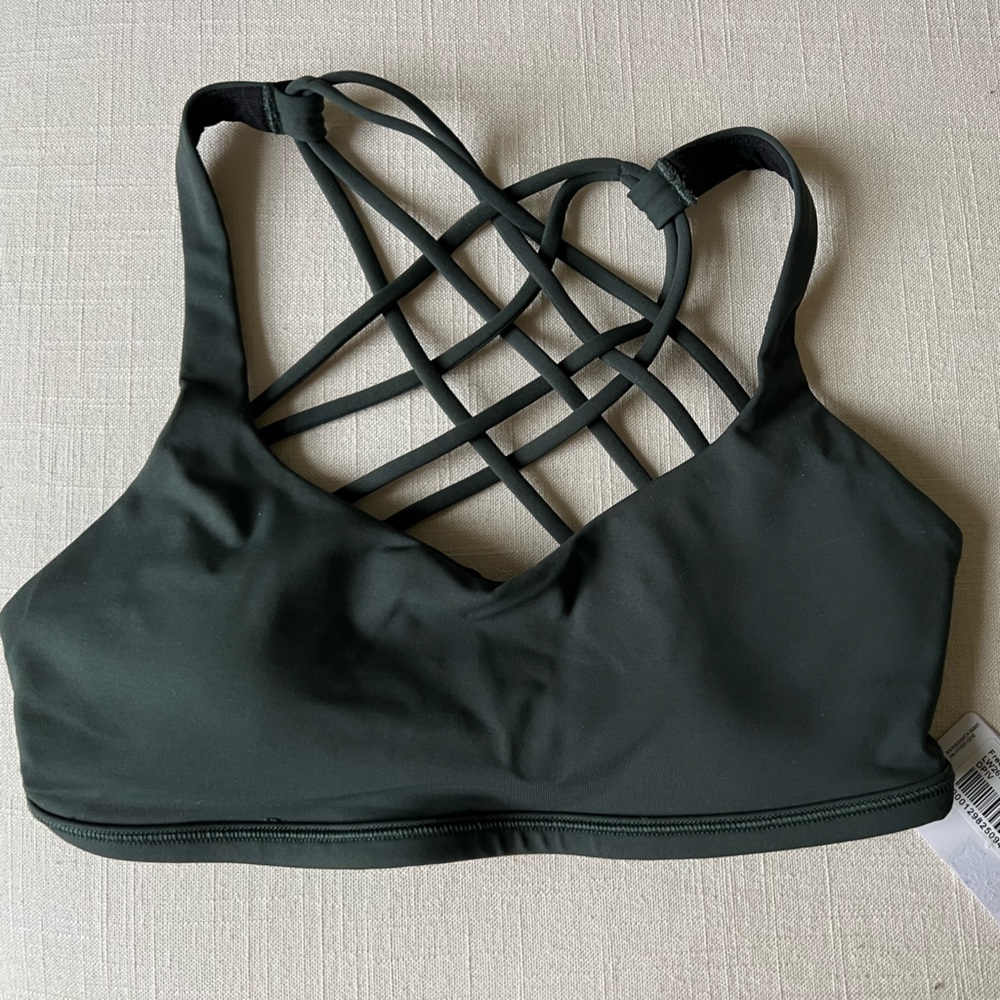 Lululemon Free to Be Sports Bra, dark green - size 4 (NWT)